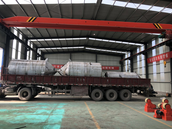 日產(chǎn)20噸魚油全套精煉設備準時準點發(fā)往香港威支達國際貿(mào)易有限公司青島公司。